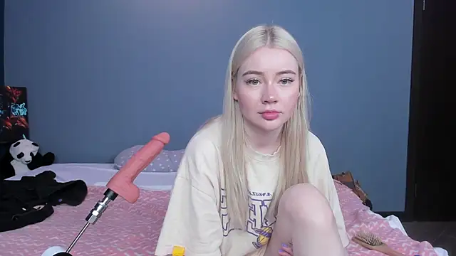 Lillie Berry online show from May 21, 2026, 5:25 am