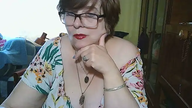 Snapshot of VeronicaGold511 chatting on September 29, 2025, 7:13 am VeronicaGold511 online show from September 29, 2025, 7:13 am