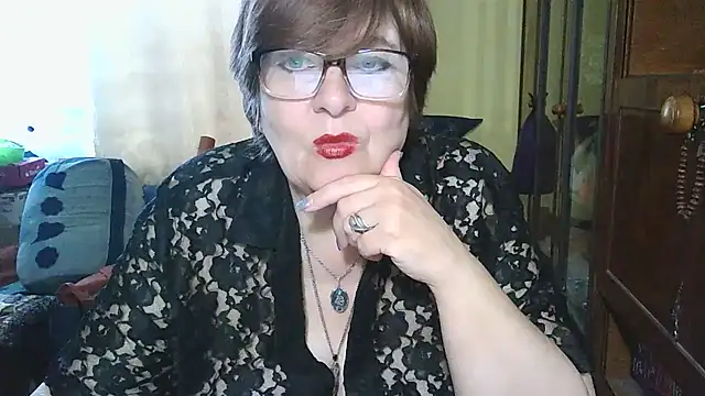 Snapshot of VeronicaGold511 chatting on October 5, 2025, 7:17 am VeronicaGold511 online show from October 5, 2025, 7:17 am