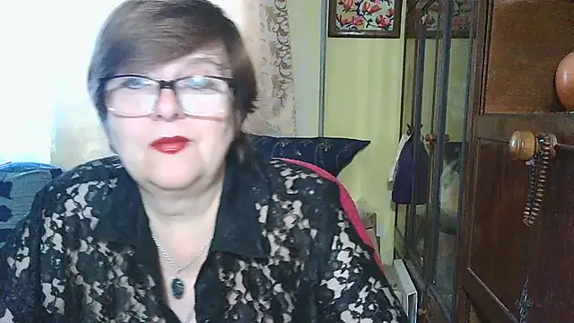 Snapshot of VeronicaGold511 chatting on October 6, 2025, 7:06 am VeronicaGold511 online show from October 6, 2025, 7:06 am