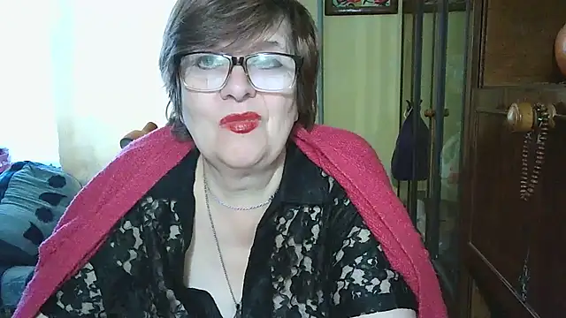 Snapshot of VeronicaGold511 chatting on October 13, 2025, 7:19 am VeronicaGold511 online show from October 13, 2025, 7:19 am