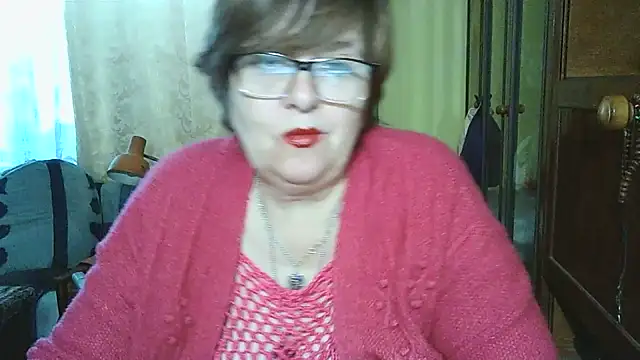 Snapshot of VeronicaGold511 chatting on October 17, 2025, 7:44 am VeronicaGold511 online show from October 17, 2025, 7:44 am