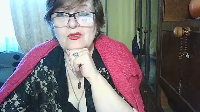 Snapshot of VeronicaGold511 chatting on October 19, 2025, 6:47 am VeronicaGold511 online show from October 19, 2025, 6:47 am