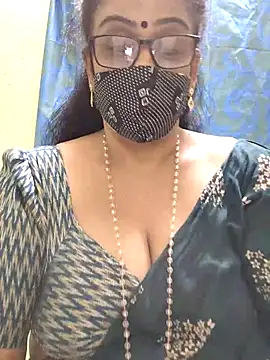 sweet-lotus online show from November 9, 2025, 5:11 pm