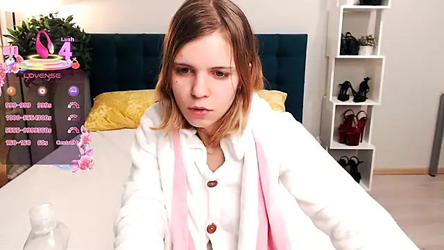 Enrujuvu Vanpaia online show from September 14, 2025, 9:36 pm