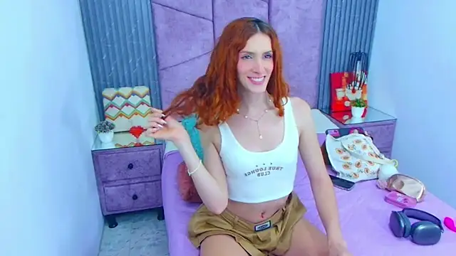 Emma Lodge online show from November 28, 2025, 6:43 pm