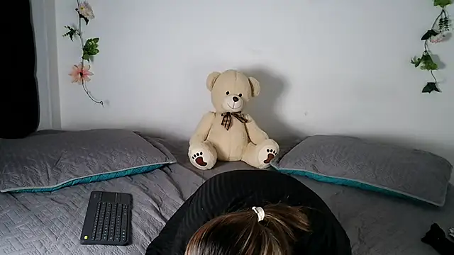 abella-lemus online show from February 6, 2026, 12:37 am