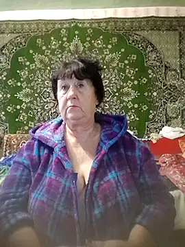 CrystalLime6411 online show from September 30, 2025, 5:34 am