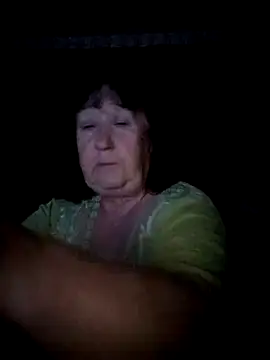 CrystalLime6411 online show from September 30, 2025, 9:31 pm