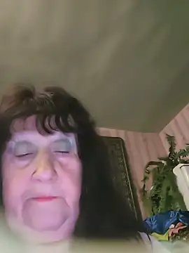 Snapshot of CrystalLime6411 chatting on June 12, 2026, 3:33 pm CrystalLime6411 online show from June 12, 2026, 3:33 pm