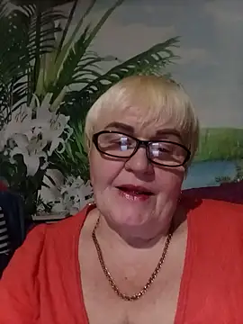 VioletSweet5566 online show from November 16, 2025, 6:35 pm