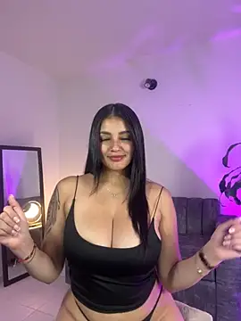 Julieta92  online show from October 14, 2025, 11:05 pm