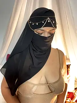 Amyraa  online show from October 22, 2025, 1:11 pm