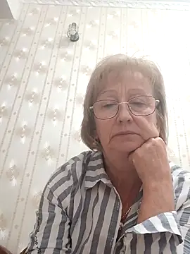 AlikaSwan5821 online show from September 22, 2025, 6:32 pm