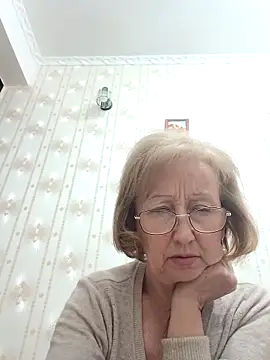 AlikaSwan5821 online show from September 27, 2025, 6:35 pm