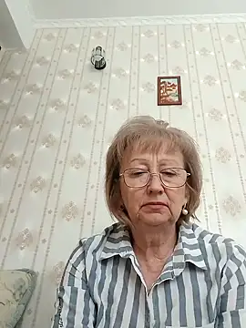 AlikaSwan5821 online show from October 28, 2025, 12:30 pm