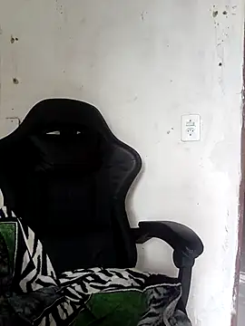 moreno25centimetro online show from April 23, 2026, 1:13 pm