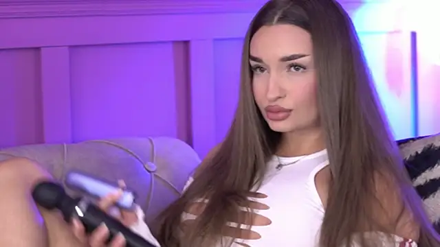 MillaSerene online show from October 5, 2025, 8:12 am