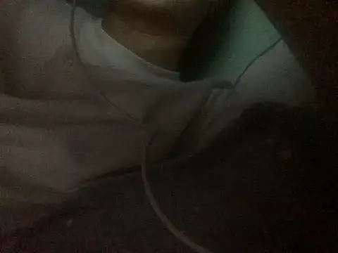 Vnleo2001 online show from September 12, 2025, 5:24 pm