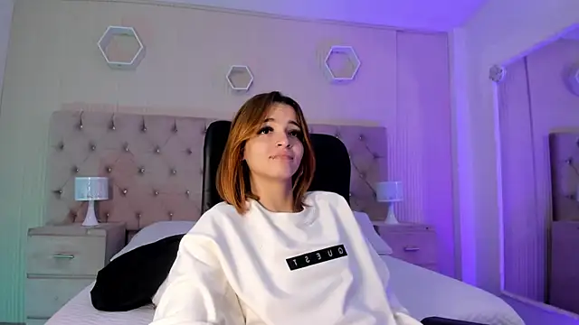 MadisonSky  online show from September 27, 2025, 12:43 pm