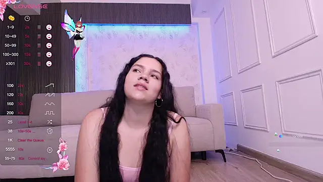 karlie small online show from November 17, 2025, 7:41 pm