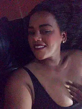 Snapshot of afroditaligh chatting on October 12, 2025, 5:39 am afroditaligh online show from October 12, 2025, 5:39 am