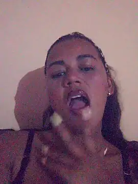 afroditaligh online show from October 24, 2025, 2:57 pm