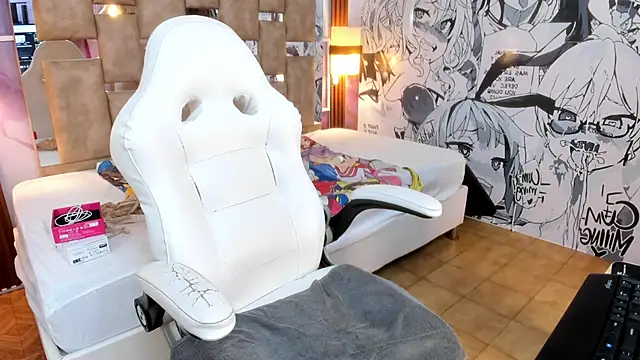 Melody Lolii online show from April 16, 2026, 9:39 pm