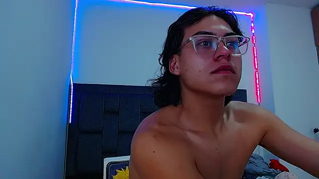 dirty model online show from September 10, 2025, 7:08 am