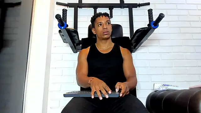 ItaloMoore online show from February 27, 2026, 11:43 am