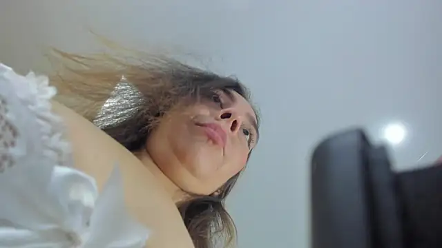 MELISSAROUGE online show from October 28, 2025, 7:49 pm