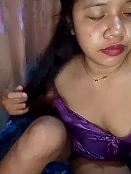hotmomma8 online show from April 30, 2026, 8:57 pm