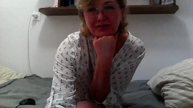 Snapshot of IrynaMolbertx chatting on September 15, 2025, 7:58 pm IrynaMolbertx online show from September 15, 2025, 7:58 pm