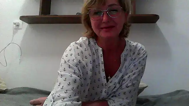 Snapshot of IrynaMolbertx chatting on September 24, 2025, 7:39 pm IrynaMolbertx online show from September 24, 2025, 7:39 pm