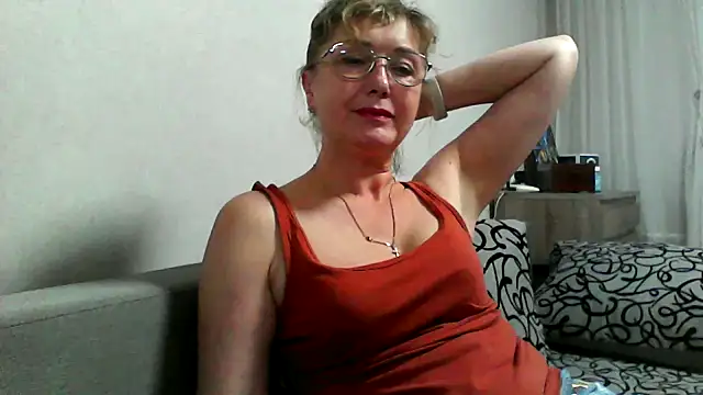 Snapshot of IrynaMolbertx chatting on October 10, 2025, 4:50 pm IrynaMolbertx online show from October 10, 2025, 4:50 pm