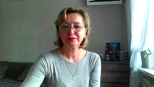 Snapshot of IrynaMolbertx chatting on October 11, 2025, 8:13 am IrynaMolbertx online show from October 11, 2025, 8:13 am