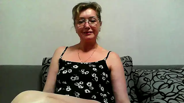 Snapshot of IrynaMolbertx chatting on October 16, 2025, 6:31 pm IrynaMolbertx online show from October 16, 2025, 6:31 pm