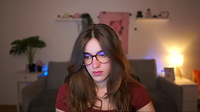 kissie cat online show from April 7, 2026, 1:11 pm