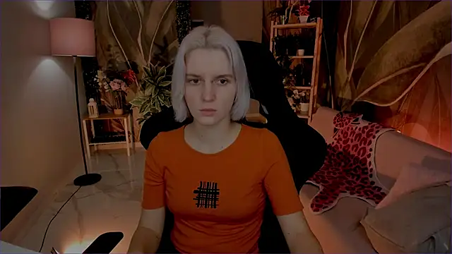 BethanyCloud online show from November 28, 2025, 5:43 am