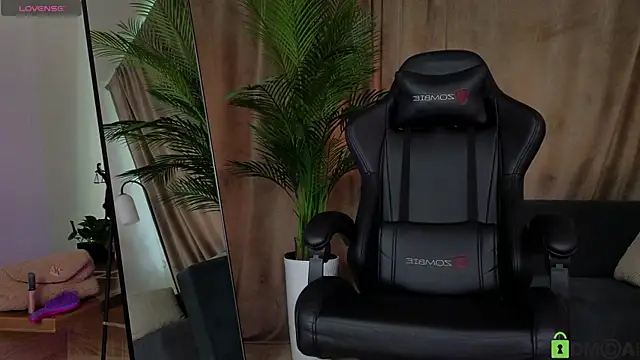 Snapshot of Relax_Time_ chatting on September 17, 2025, 3:14 pm Relax Time online show from September 17, 2025, 3:14 pm