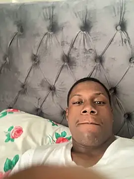 labishyoung25 online show from October 15, 2025, 2:06 pm