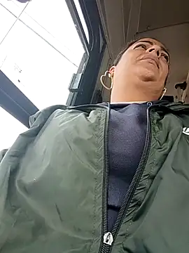 Mia-Glow online show from October 13, 2025, 2:17 pm