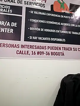 Mia-Glow online show from December 1, 2025, 11:59 am