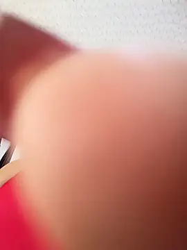 Mia-Glow online show from December 22, 2025, 6:49 pm