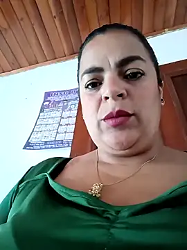 Mia-Glow online show from March 6, 2026, 1:18 pm