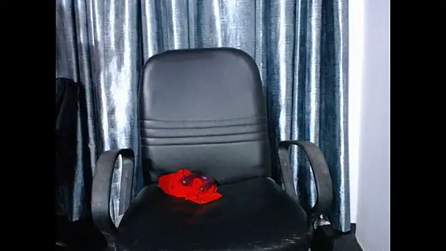 Snapshot of _kamyaa09 chatting on September 24, 2025, 8:06 am  kamyaa09 online show from September 24, 2025, 8:06 am