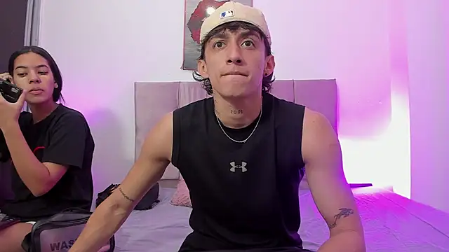 Snapshot of AndretiiAndCamila chatting on September 16, 2025, 12:39 pm AndretiiAndCamila online show from September 16, 2025, 12:39 pm