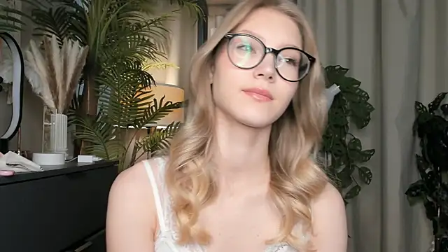 ChinBonnell online show from September 12, 2025, 5:51 am