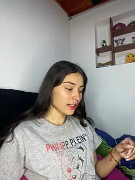 hotwife26 online show from April 11, 2026, 10:47 pm