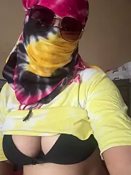 crazy111girl online show from February 7, 2026, 7:34 am